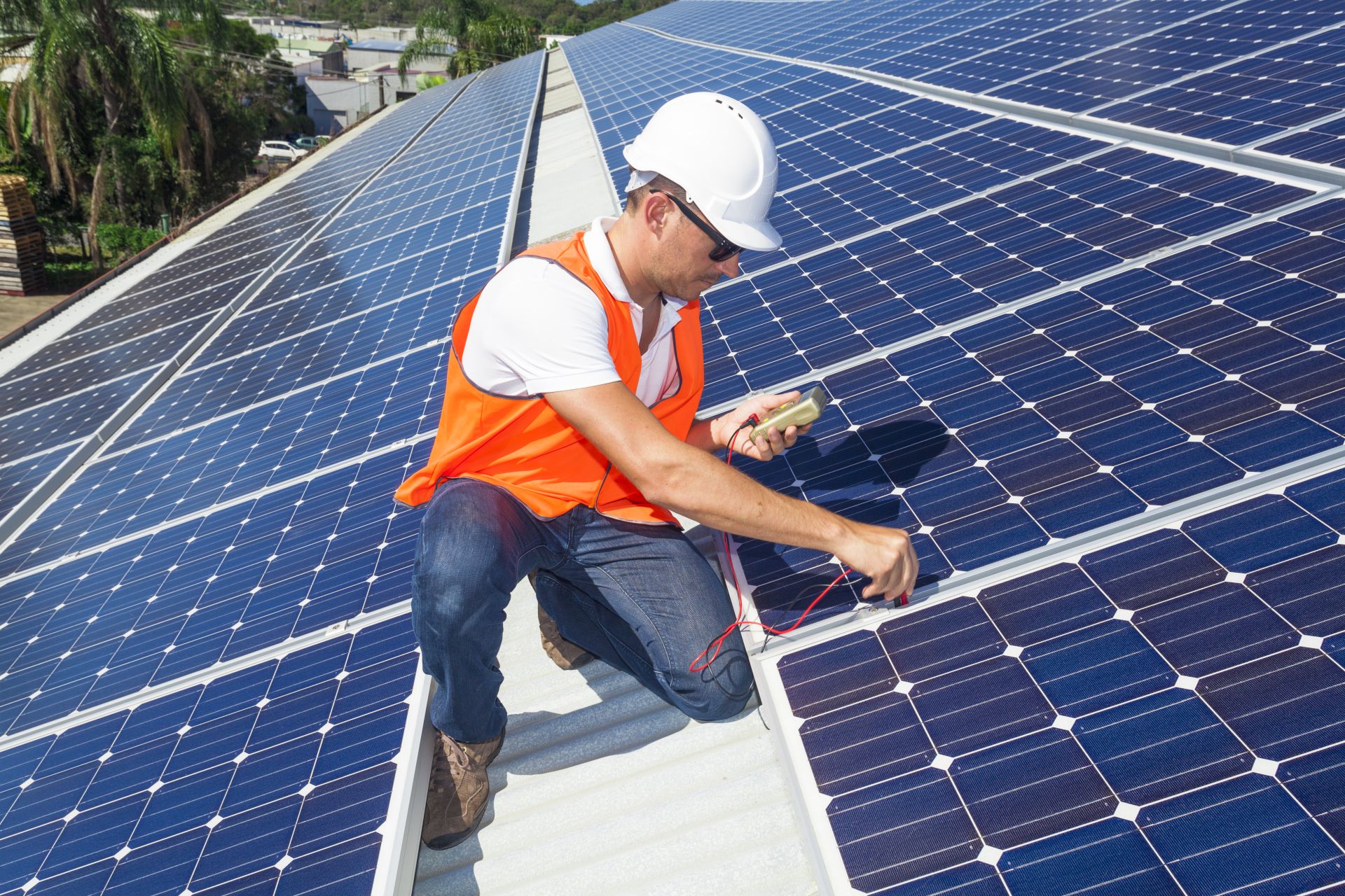 Contrôlez votre consommation solaire et réalisez un maximum d'économies avec les panneaux solaires à Cannes