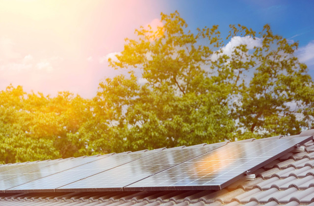 Optimiser l’ensoleillement de vos panneaux solaires à La Seyne-sur-Mer avec CVF Énergie